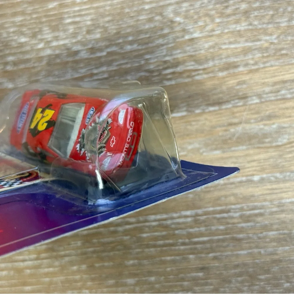 Winner's Circle 1997 Jeff Gordon Dupont Jurassic Park Monte Carlo Die-Cast Car
